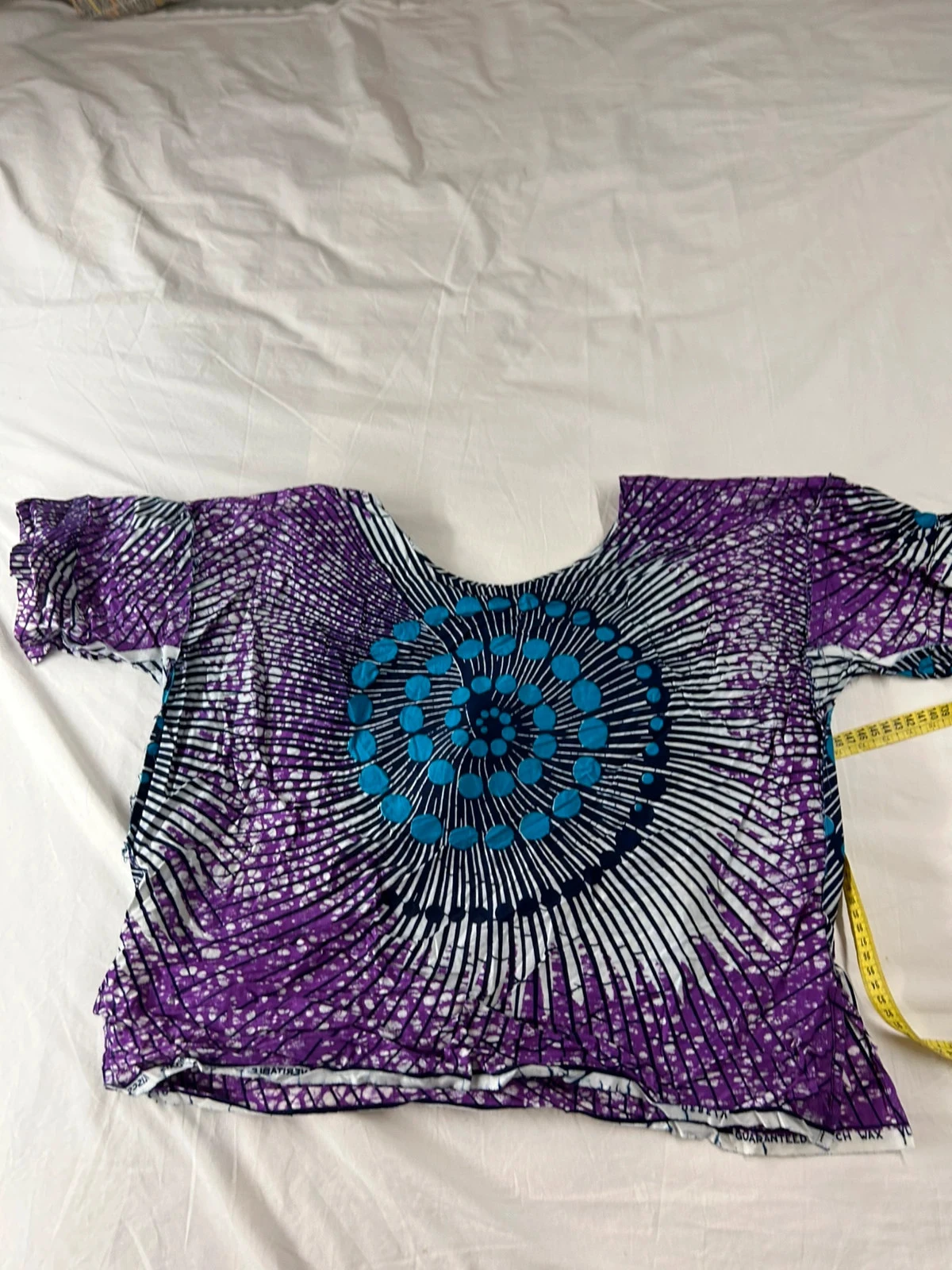 Blusa de mangas curtas com estampa vintage multicolorida estilo rétro y2k feito à mão hand made – photo 2